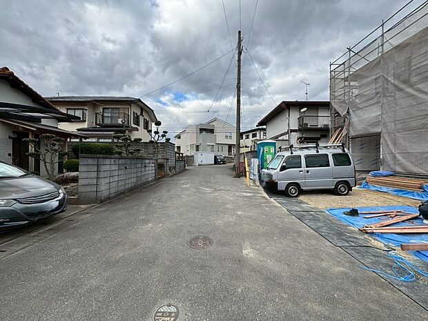 【現地外観写真】前面道路:南西側6.01m公道