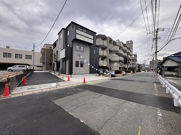 【前面道路含む現地写真】前面道路:東側7.8m公道