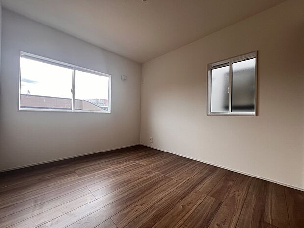 【洋室】洋室5.25帖 3階に位置するお子さまのお部屋としてもお使いいただけます(1号棟)