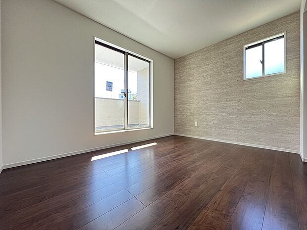 【洋室】洋室7帖　WIC、バルコニー付きのお部屋です(1号棟)