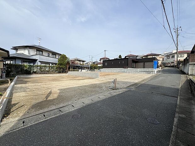 【前面道路含む現地写真】前面道路：南側4ｍ公道  セットバック有