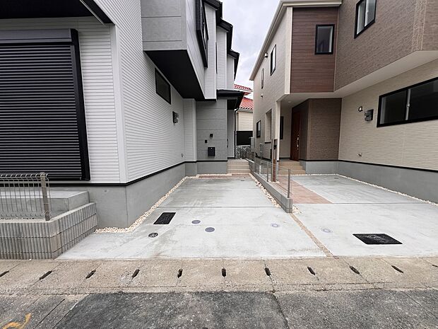 【駐車場】カースペースは1台分(1号棟)