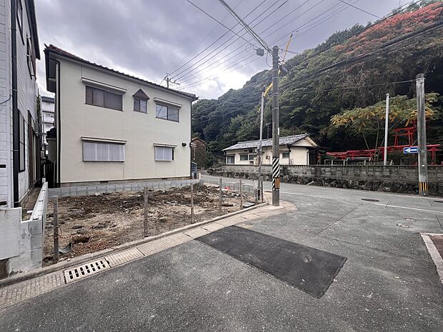 【前面道路含む現地写真】前面道路：北西側4ｍ公道