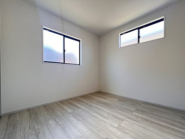 【同仕様写真(その他内観)】洋室6.2帖　3階に洋室は3部屋ご用意いたします！全居室2面採光仕様の明るい居宅に仕上がります(同仕様)