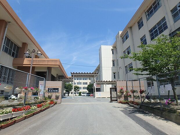 福岡市立長丘中学校（約900m・徒歩12分）