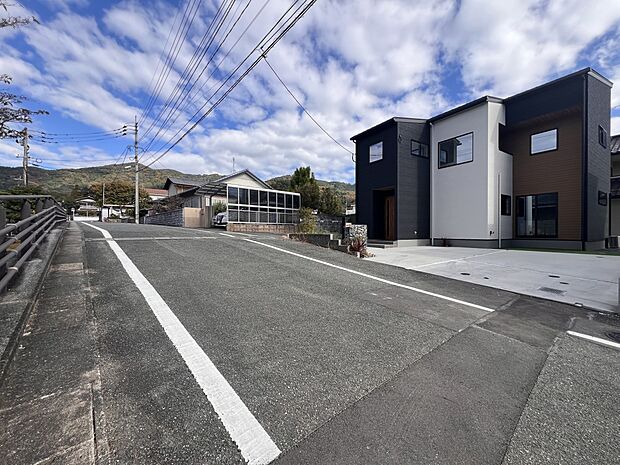 【前面道路含む現地写真】前面道路:西側6m公道