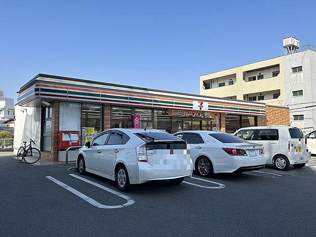セブン-イレブン 春日岡本店(約500m・徒歩7分)