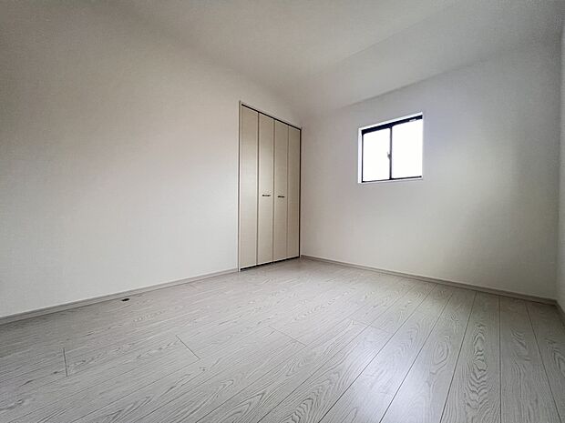 【洋室】洋室5.2帖　お子さまの居室にちょうど良い広さです(1号棟)