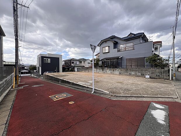 【前面道路含む現地写真】接道：南側4ｍ公道