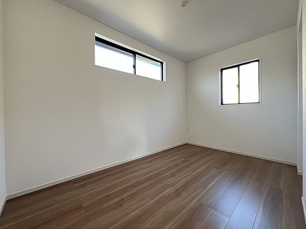 【同仕様写真(その他内観)】クローゼット収納(1号棟同仕様)