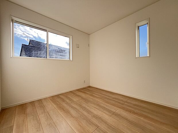 【洋室】洋室5帖 お子さまのお部屋としてもお使いいただけます