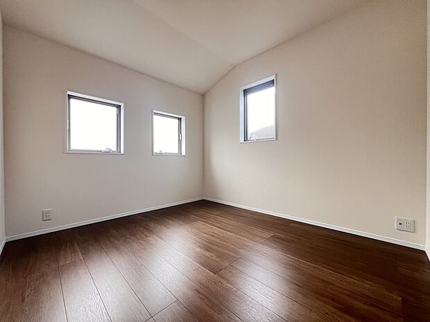 【洋室】洋室5帖 お子さまの居室にちょうど良い広さです(1号棟)