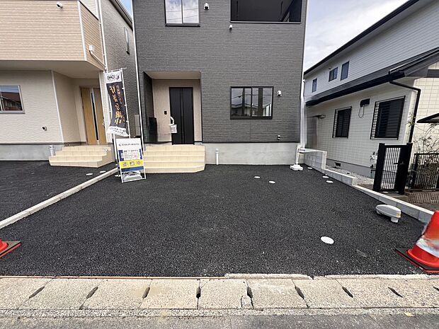 【駐車場】カースペースは並列駐車2台分