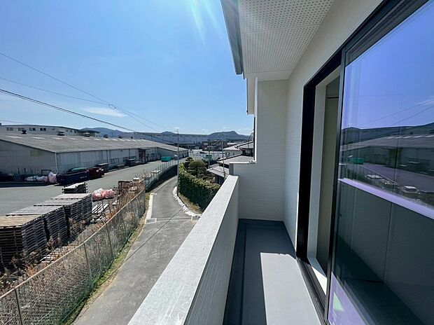 【バルコニー】日当たり良好のバルコニー