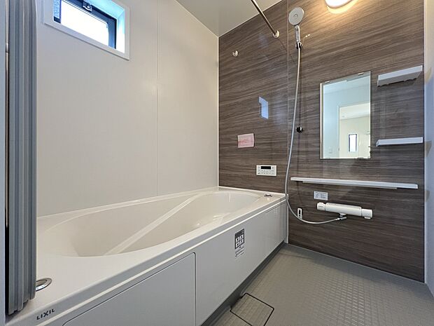 【浴室】1坪タイプのバスルーム！浴室暖房乾燥機、オートバス付きで、いつでも快適にお過ごしいただけます