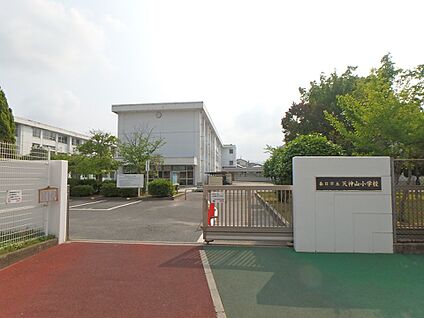 博多南駅 1100m(14分)