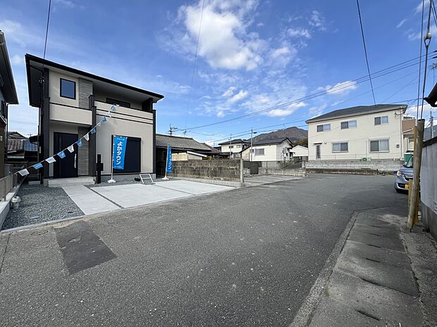 【前面道路含む現地写真】前面道路：南側5.7ｍ公道