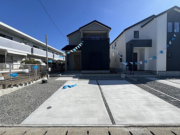 【駐車場】カースペースは並列駐車2台分（1号棟）