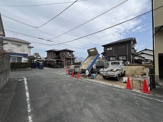 【前面道路含む現地写真】前面道路：西側6ｍ公道