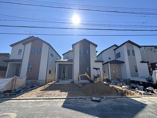 【現地外観写真】全3棟外観 左からC~A号棟