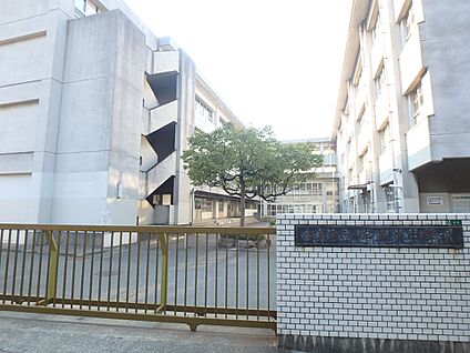 宇美町立宇美東中学校 700m(9分)