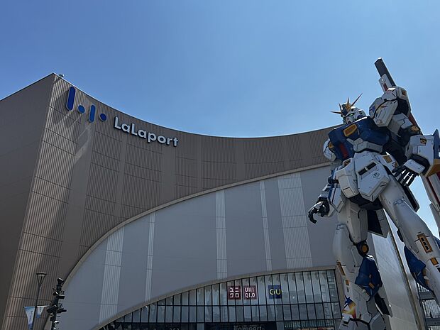 ららぽーと福岡(約1,400m・徒歩18分)