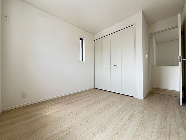 【洋室】洋室5帖 2階には洋室3部屋ご用意しました(1号棟)