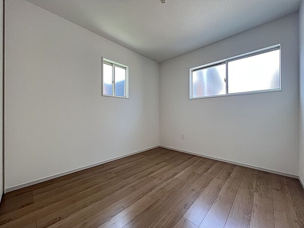 【洋室】洋室5.2帖 2面採光の明るい居室です