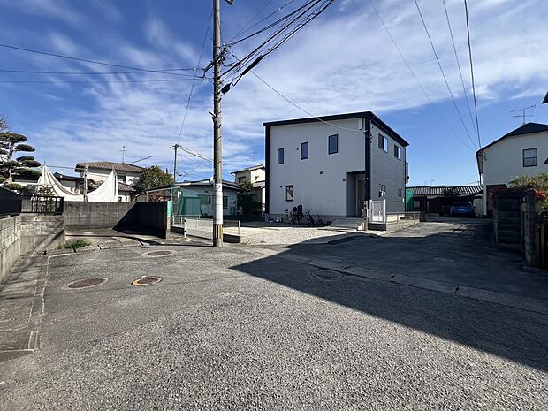 【前面道路含む現地写真】前面道路:北側10.9m公道