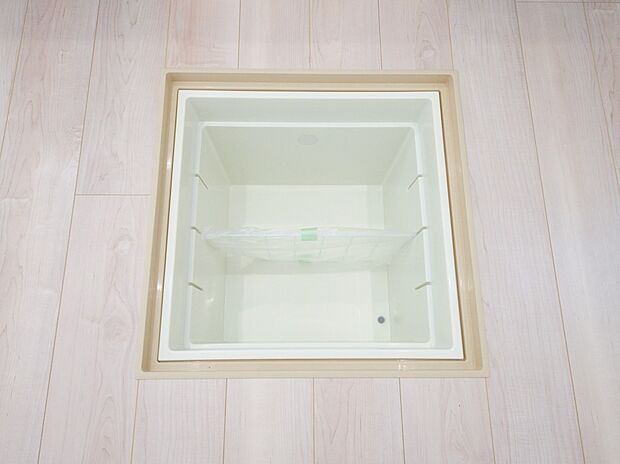 【その他設備】床下収納(同仕様)