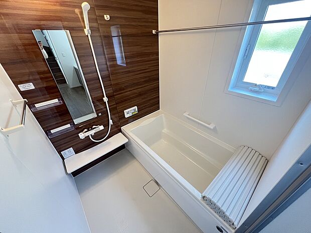 【浴室】1坪タイプのバスルーム！オートバスシステム、浴室暖房乾燥機付きで、いつでも快適にお過ごしいただけます（1号地）