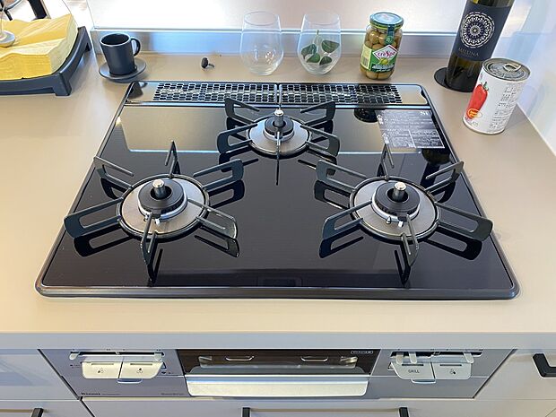 【その他設備】三口ガスコンロ(同仕様)