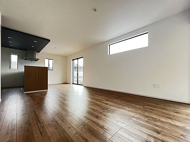 【同仕様写真(リビング)】LDK16帖　広々とした明るい空間に仕上がります(同仕様)