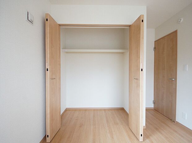 【その他内観】クローゼット収納(同仕様)