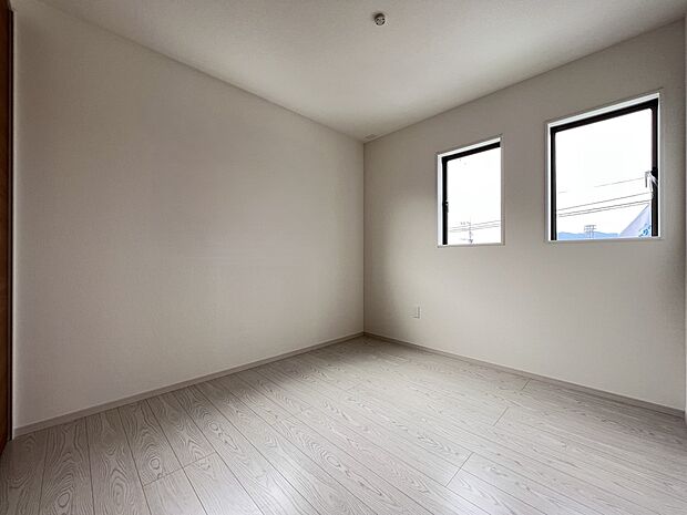 【同仕様写真(その他内観)】洋室5.2帖　洋室は4部屋ご用意します（同仕様)
