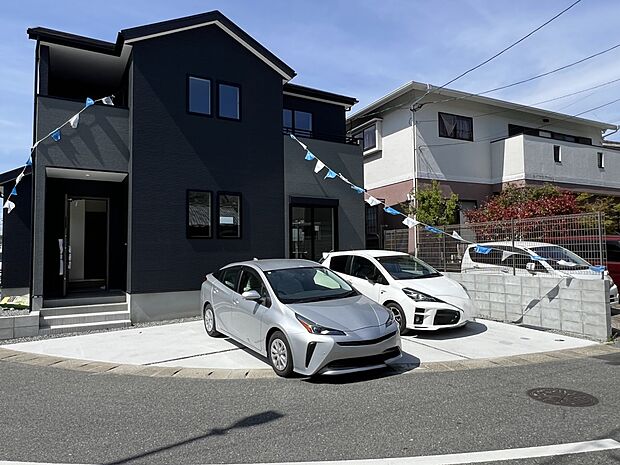 【駐車場】並列2台駐車可能です