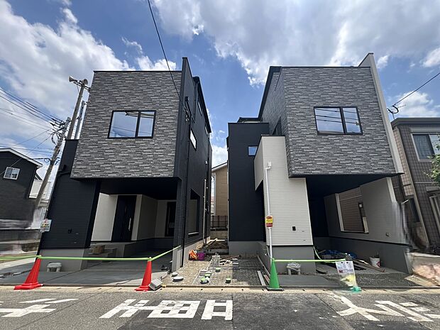 【現地外観写真】全2棟外観 左:2号棟 右:1号棟