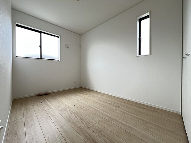 【洋室】洋室4.8帖　お子様のお部屋としてもお使いいただけます(2号棟)