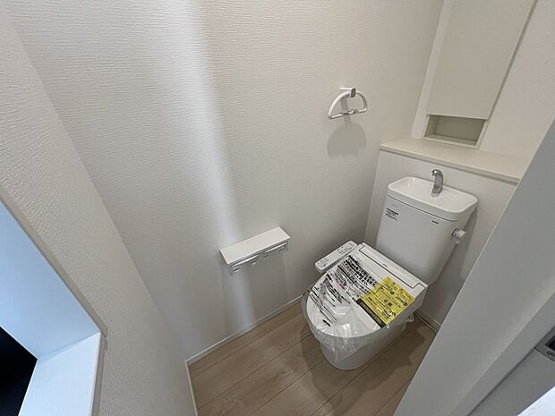 【トイレ】トイレは各階にご用意　ウォシュレット機能付き(2号棟)