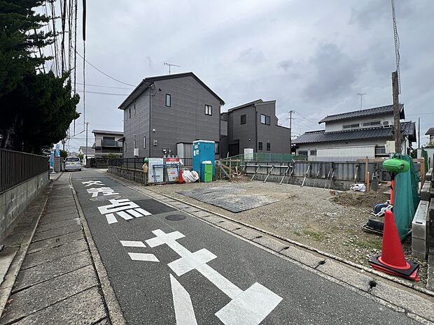【前面道路含む現地写真】前面道路:北西側4m公道