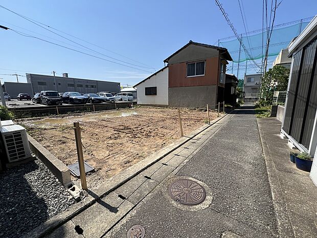 【前面道路含む現地写真】前面道路：東側4ｍ公道