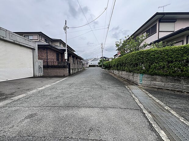 【前面道路含む現地写真】西側6m公道