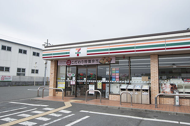 セブンイレブン高槻柱本店(約380m)