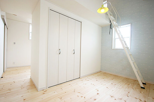 【建物プラン例(内観写真)】アクセントの壁やロフト付き部屋など特徴のあるお部屋作りができます※当社施工例