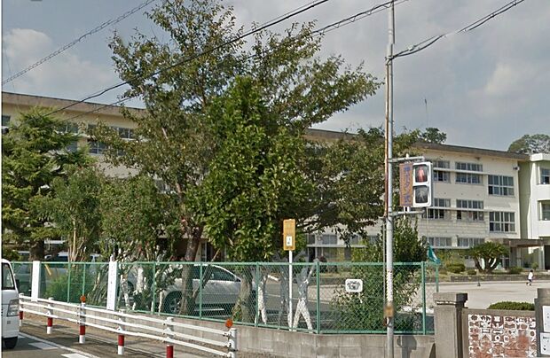 三蔵子小学校(約550m)