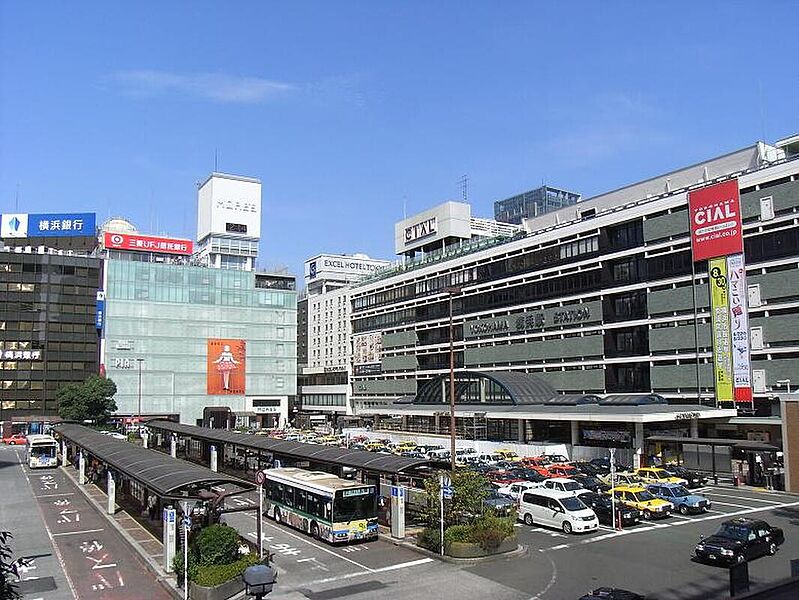 横浜駅　東白楽駅から乗り換えなし１本で行けます。