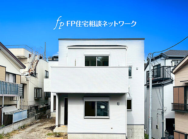 四季を通じて自然と触れ合えるスポットが周辺には盛りだくさん！お散歩やジョギング、週末のご家族での遊びに最適です。目の前に広がる開放感とゆとり、暮らしの夢を育む理想の住まいがここにはあります。