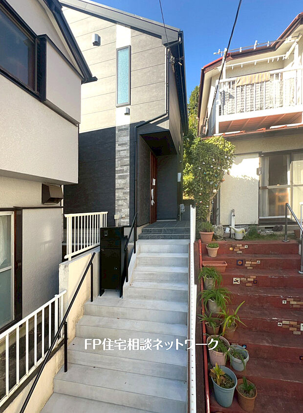 快適な緑に恵まれた閑静な住宅地は、毎日のお散歩など、のびのびスローライフの夢を叶えてくれます。