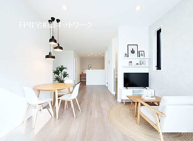 本画像はAIがCGで家具や小物作成しており、実際の現地に家具や小物は設置されておりません。また、販売価格に家具小物等は含まれておりません。