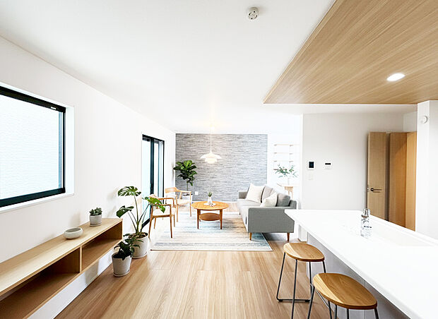 ４号棟～本画像はAIがCGで家具作成しており、実際の現地に家具は設置されておりません。また、販売価格に家具等は含まれておりません。